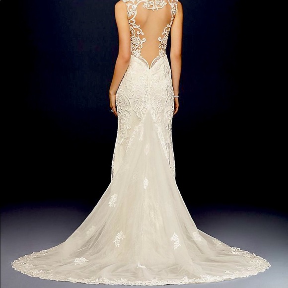 Plunging Illusion Lace Wedding Dress New with Tags Davids Bridal not altered 16 - Picture 1 of 2